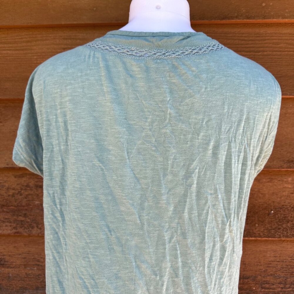 Gloria Vanderbilt Ladies Embroidered V-Neck Shirt Top Mineral Blue Medium - Picture 7 of 8